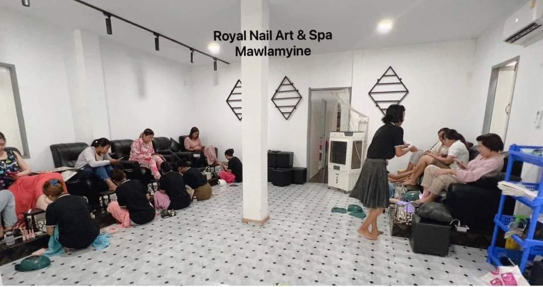 Royal Nails Art